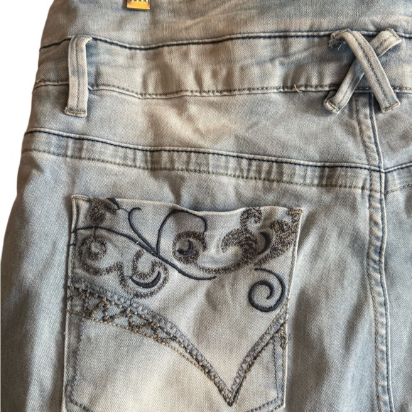 Sailor Jeans in Lightwash Wide-leg Size 16 - Picture 9 of 16